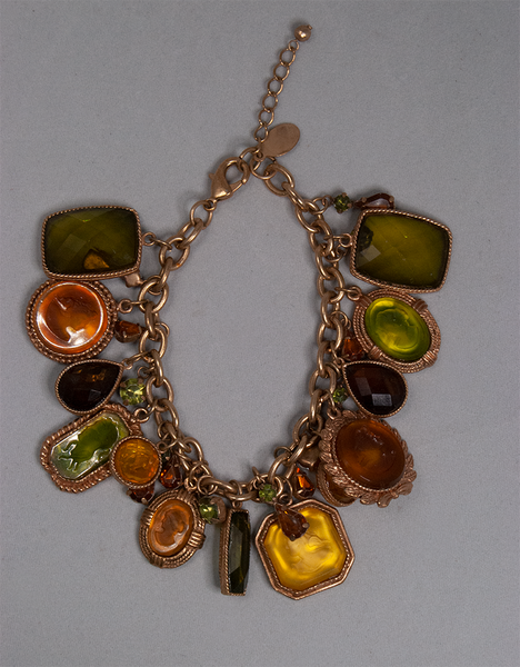 Chain bracelet with colored beads