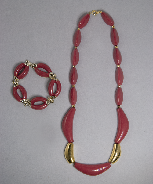 Red and gold necklace and bracelet set